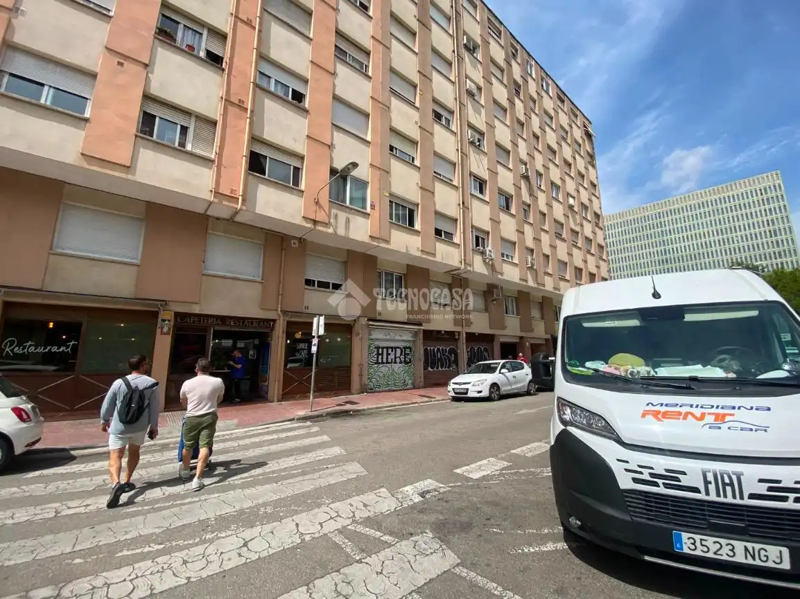 Außenansicht von Geschaftsraum zur Miete in L'Hospitalet de Llobregat mit Klimaanlage