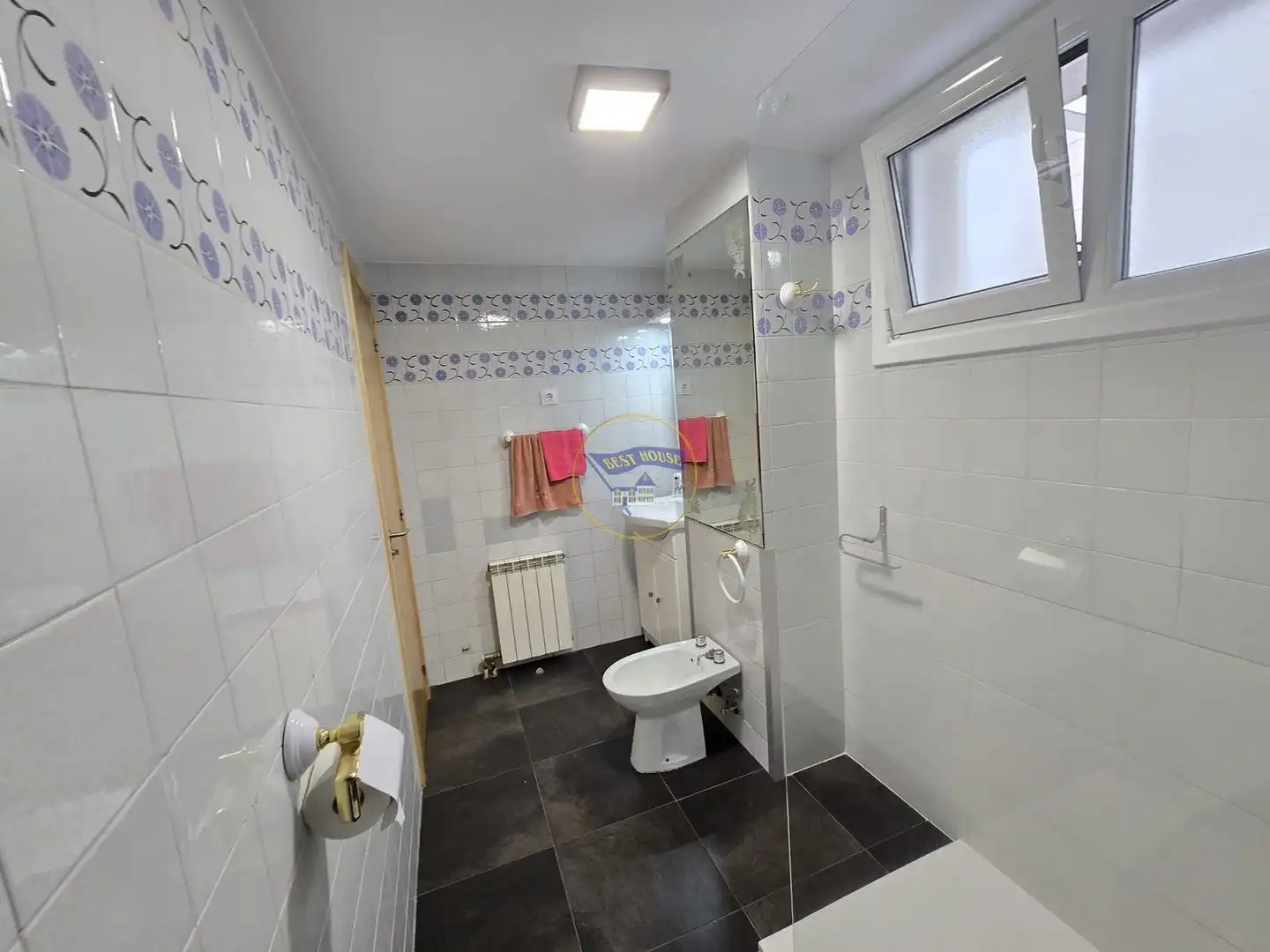 Baño de Piso en venta en Vigo  con Calefacción