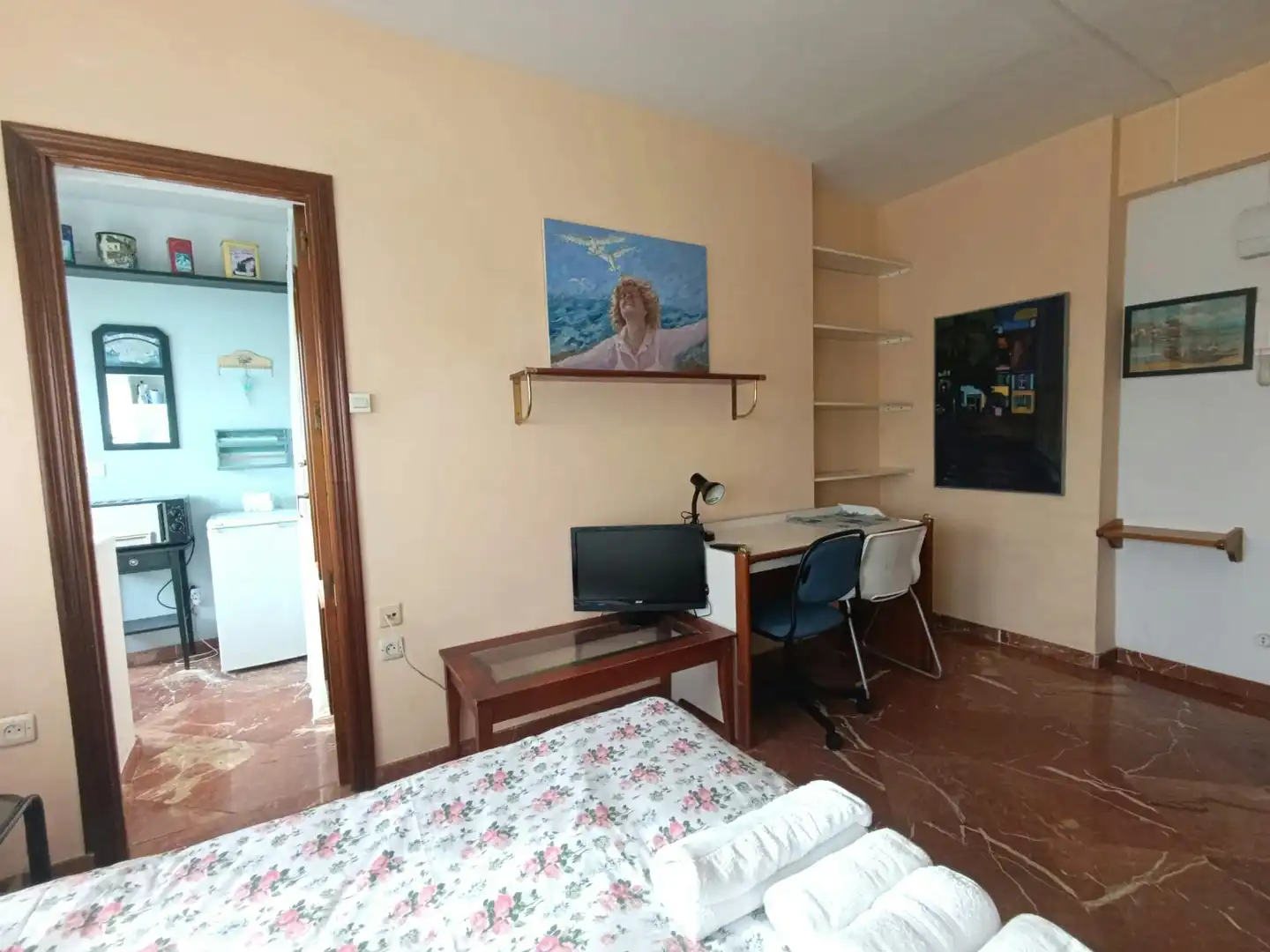 Habitación de Piso de alquiler en Sevilla con Aire acondicionado y TV