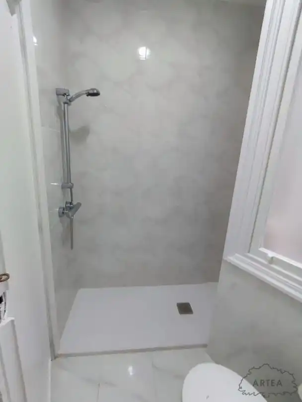 Baño de Piso de alquiler en Bilbao  con Calefacción, Horno y Lavadora
