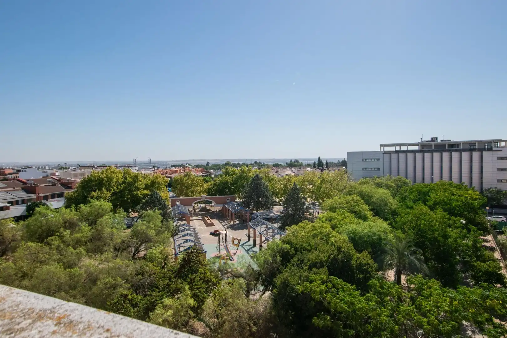 Vista exterior de Piso en venta en Ciudad Aljarafe
