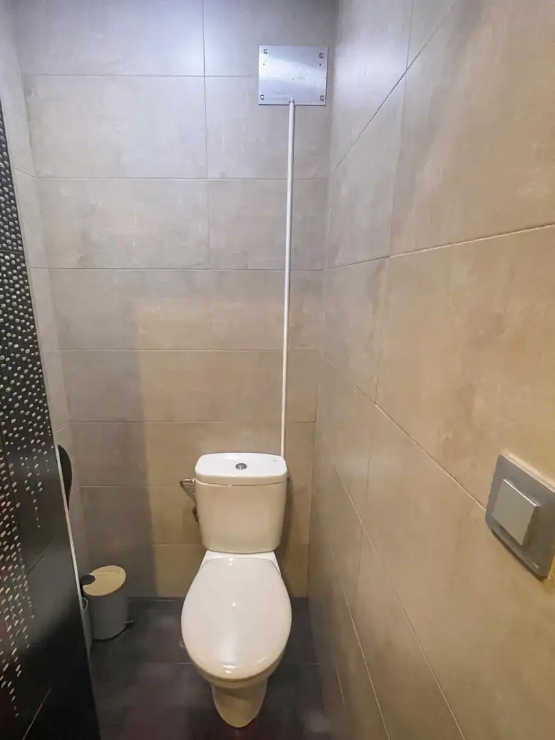 Baño de Local en traspaso en Valencia con Aire acondicionado