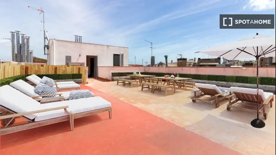 Appartamento con terrazza in affitto a Ciutat Vella, imagen 16