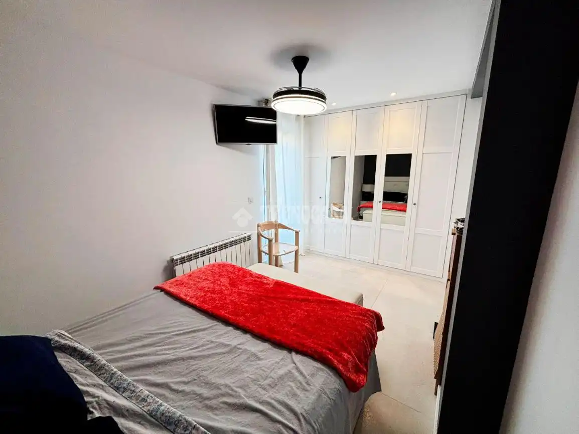 Bedroom of Flat for sale in Zaragoza  with Heating, Terrace and Furnished