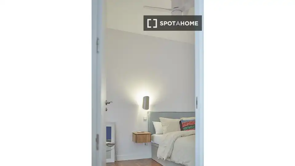 Dormitori de Apartament per a compartir en Madrid amb Aire condicionat, Calefacció i Terrassa