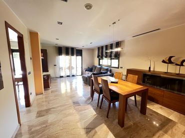 Casa con balcón en venta en La Roca del Vallès