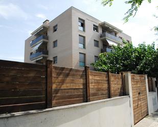 Vista exterior de Àtic en venda en Torredembarra amb Aire condicionat, Calefacció i Jardí privat