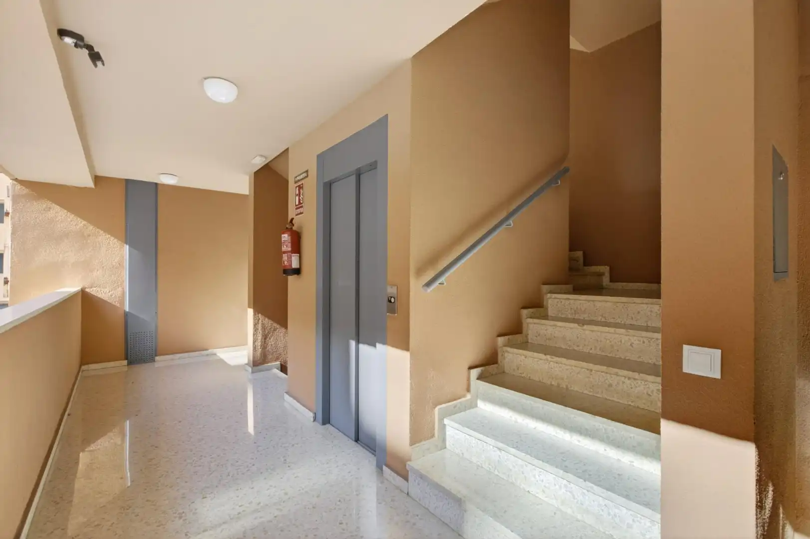 Piso en venta en Sevilla con Aire acondicionado, Terraza y Piscina comunitaria