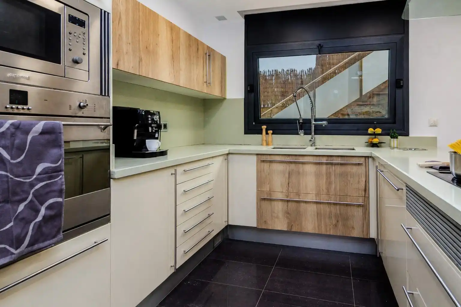 Cocina de Casa o chalet en venta en Cerdanyola del Vallès con Aire acondicionado, Calefacción y Jardín privado