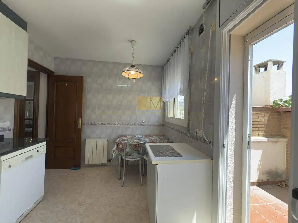 Cuina de Casa o xalet en venda en Sant Pere de Ribes amb Aire condicionat, Calefacció i Jardí privat