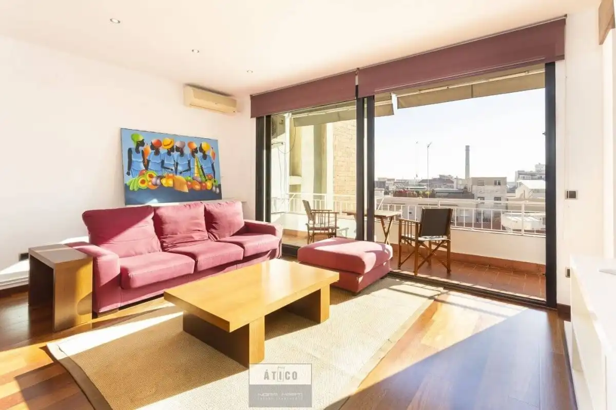Living room of Flat for rent in Barcelona  with Air Conditioner, Heating and Parquet flooring