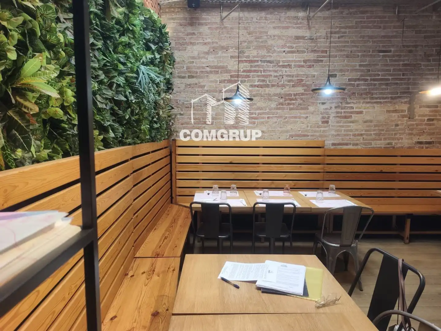 Terrassa de Local en traspas en Santa Coloma de Gramenet amb Aire condicionat, Moblat i Internet