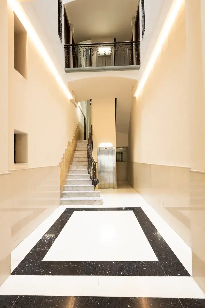 Wohnung zum Verkauf in Barcelona mit Balkon
