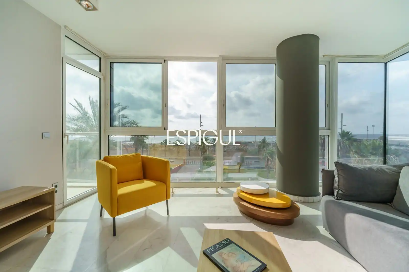 Sala de estar de Piso en venta en Barcelona con Aire acondicionado, Calefacción y Terraza