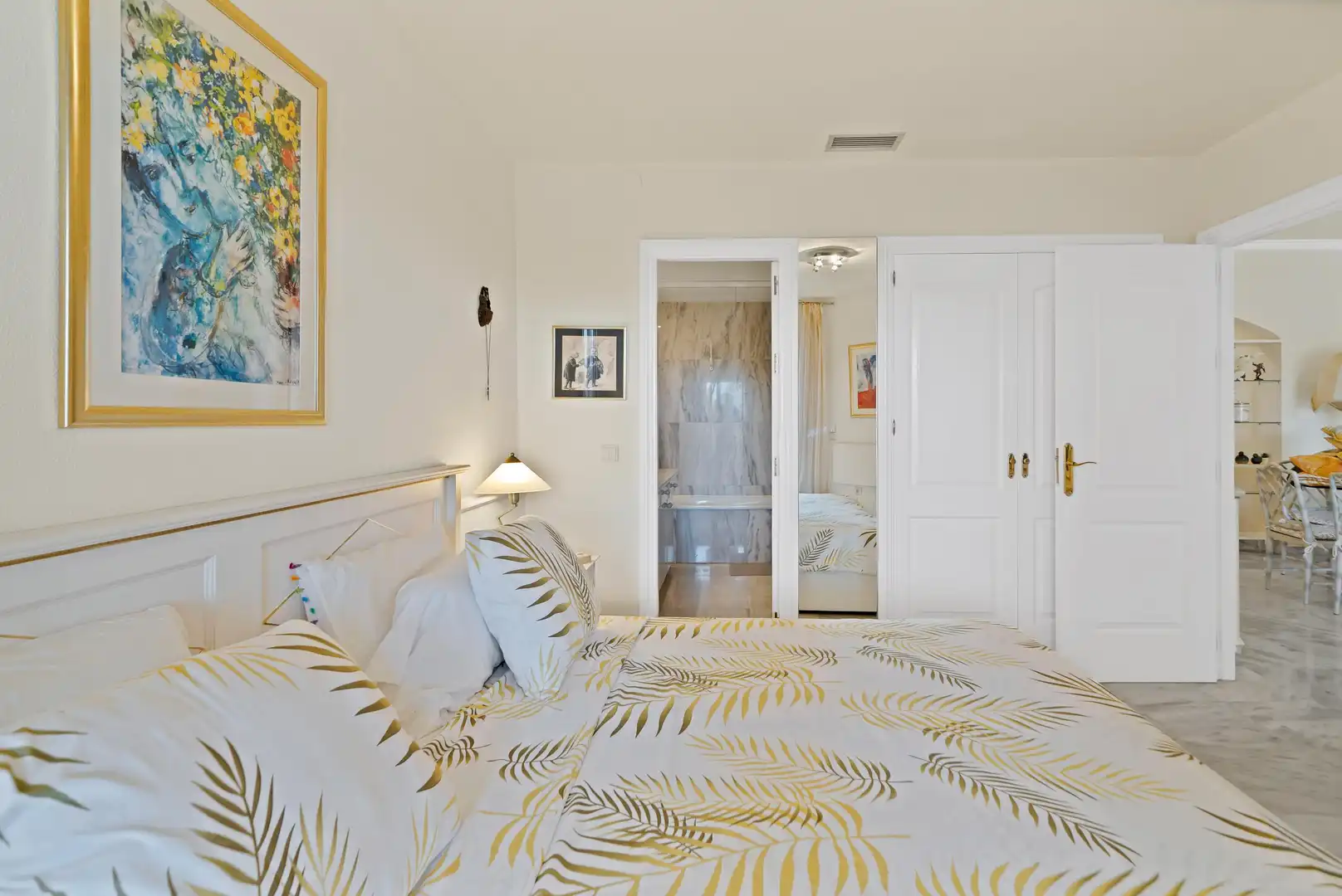 Habitación de Ático de alquiler en Marbella con Aire acondicionado, Calefacción y Jardín privado