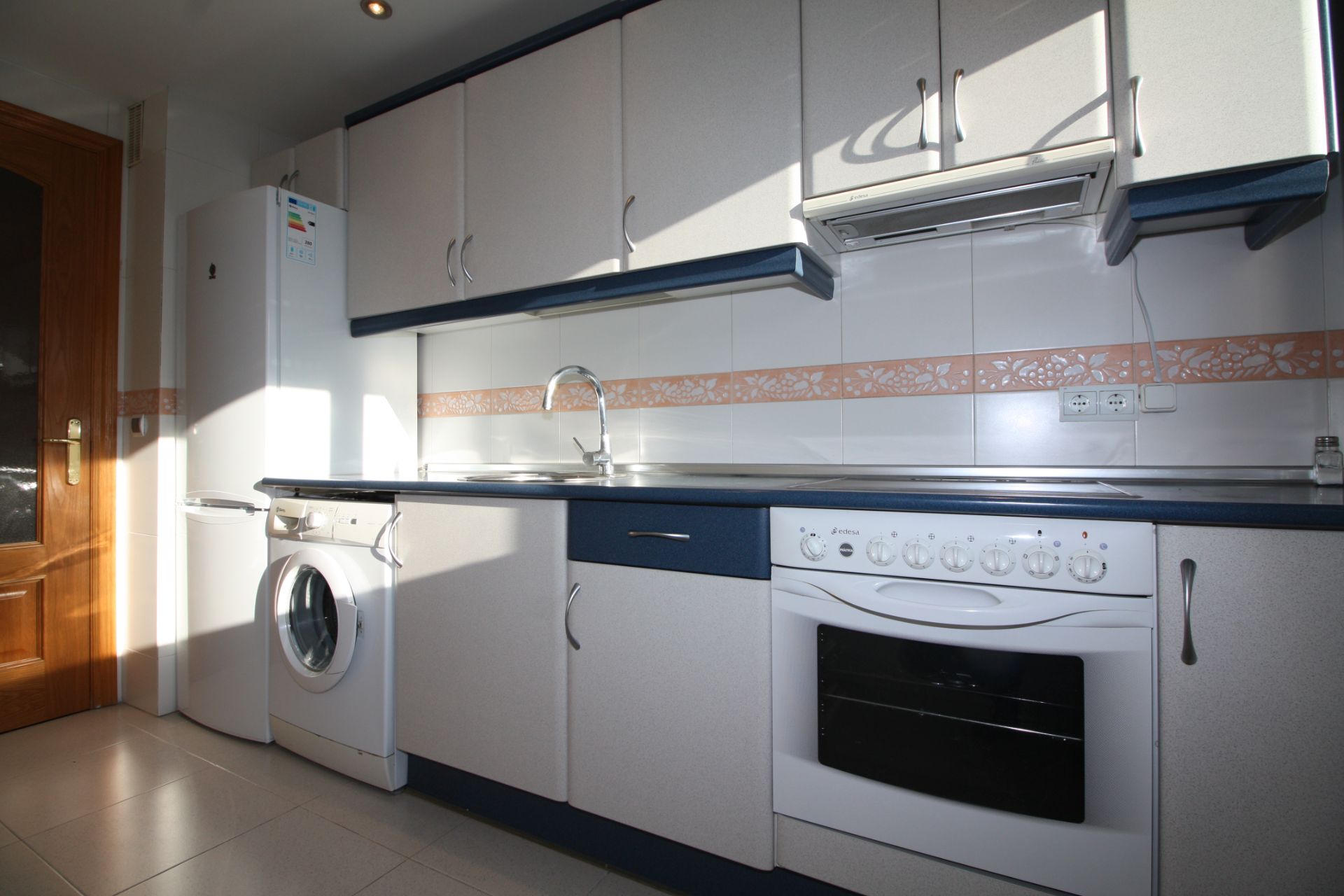 Kitchen of Flat to rent in Valladolid Capital  with Heating, Parquet flooring and Storage room
