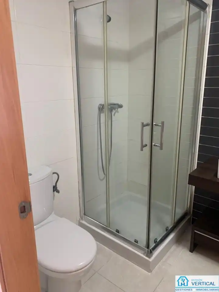 Baño de Piso en venta en Paterna con Aire acondicionado, Terraza y Trastero