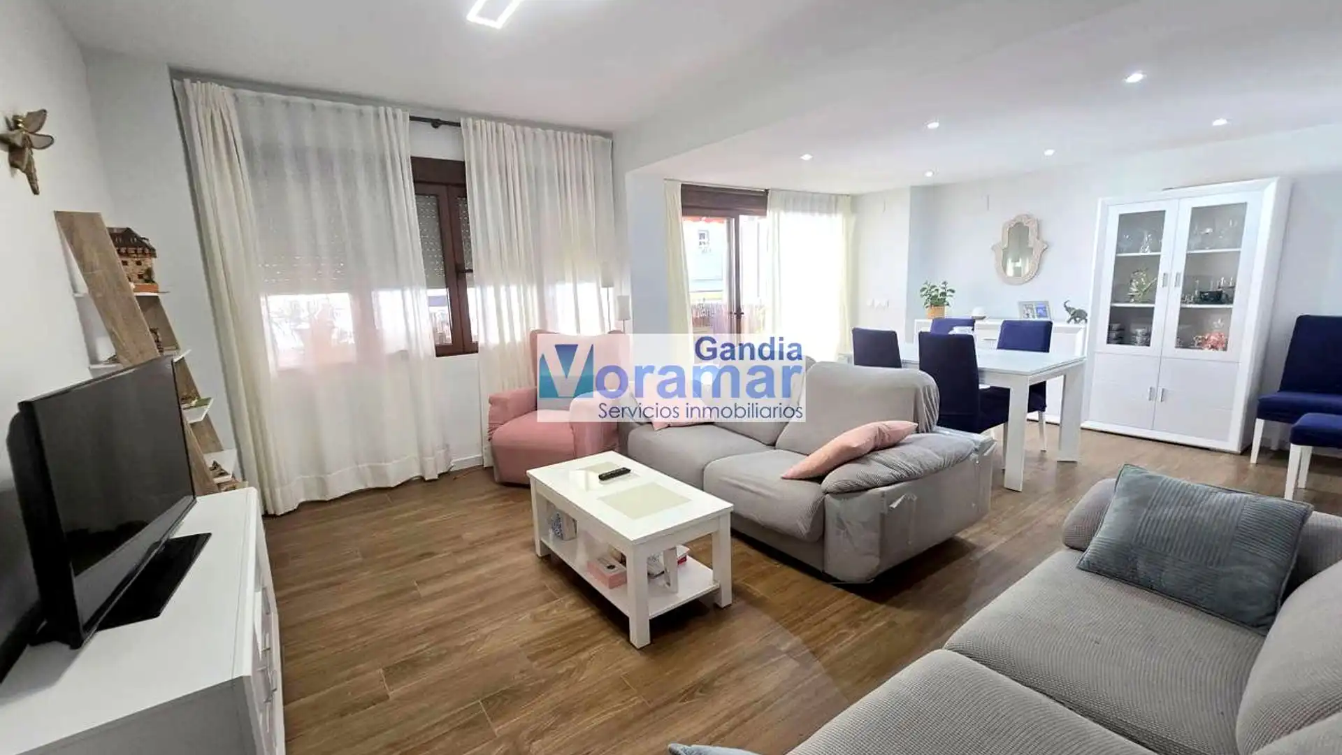 Habitación de Apartamento en venta en Gandia con Aire acondicionado, Terraza y Amueblado