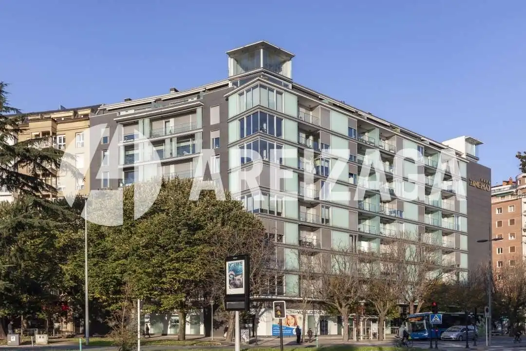 Vista exterior de Piso en venta en Donostia - San Sebastián  con Calefacción, Terraza y Balcón