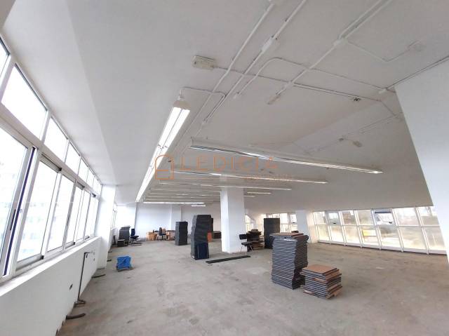 Oficina en Alquiler en Os Mallos