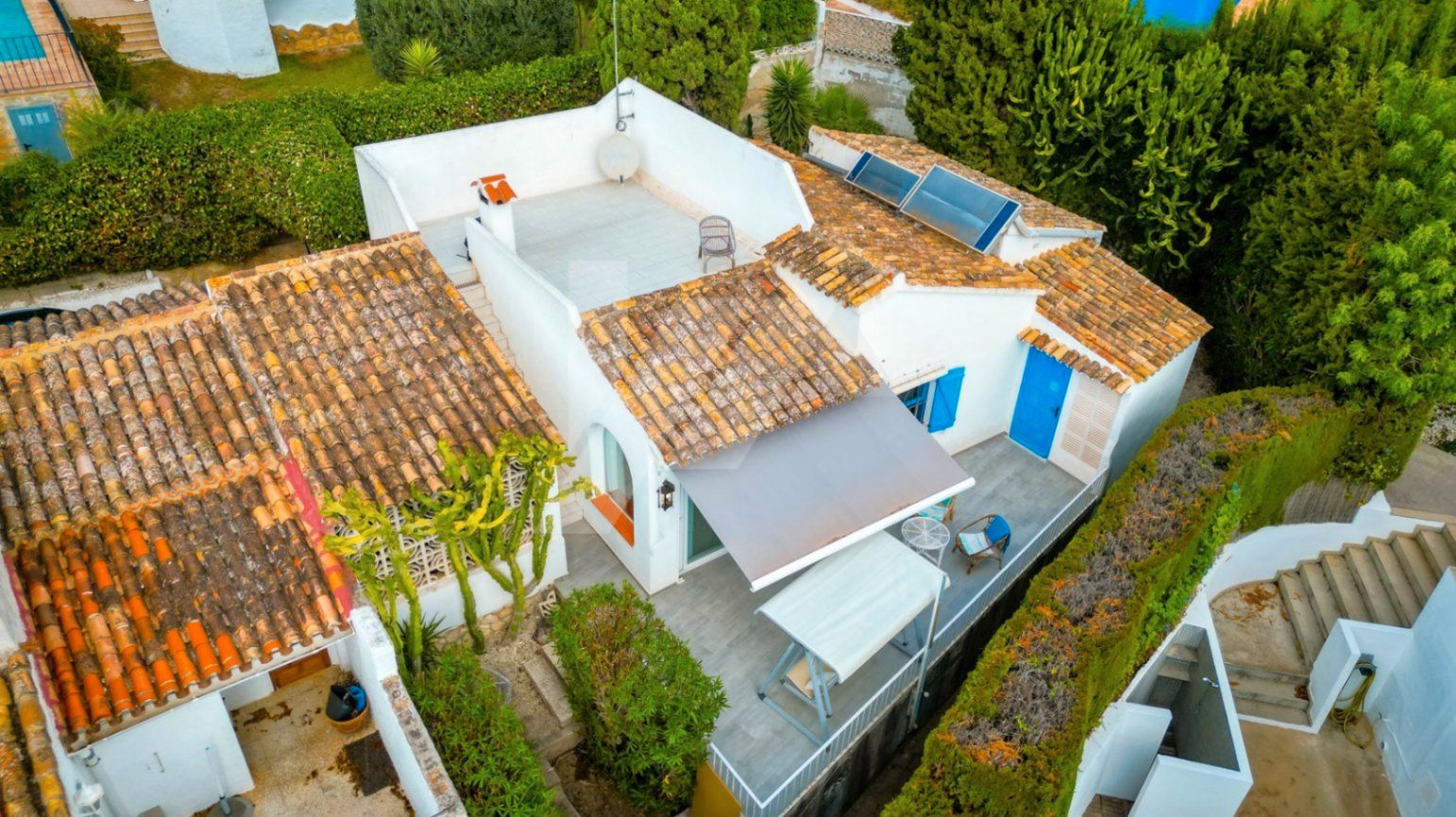 Vista exterior de Casa o xalet en venda en Moraira amb Aire condicionat, Calefacció i Jardí privat