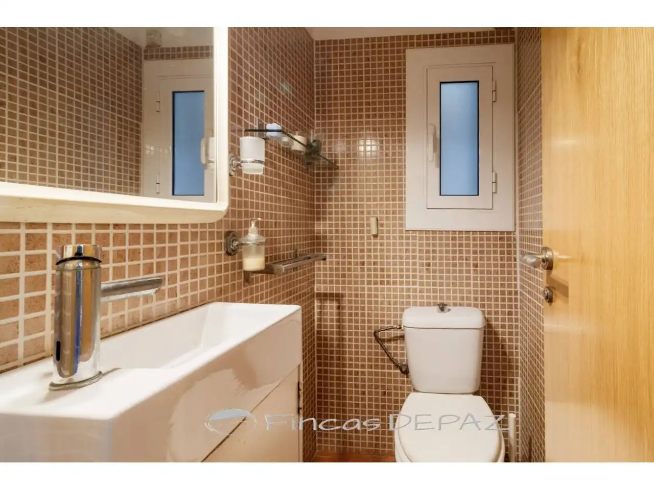 Baño de Apartamento en venta en Gavà con Aire acondicionado, Calefacción y Parquet