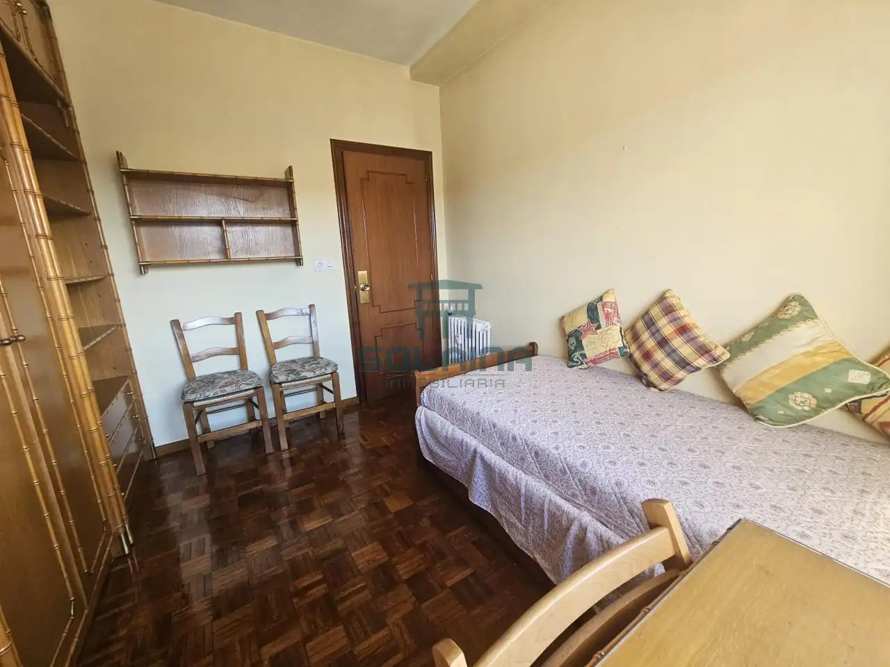 Habitación de Piso en venta en Ourense Capital  con Calefacción, Parquet y Trastero