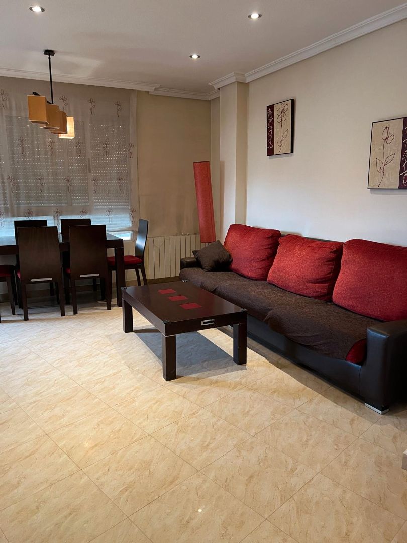 Sala d'estar de Pis de lloguer en Alcantarilla amb Aire condicionat, Moblat i Forn