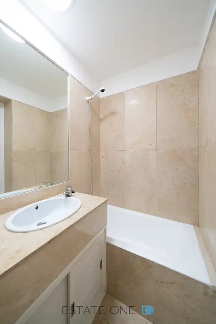 Ground floor for rent in Calle de Lope de Vega, Cortes - Huertas