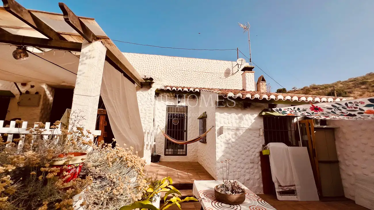 Vista exterior de Finca rústica en venda en Almogía amb Jardí privat, Terrassa i Piscina