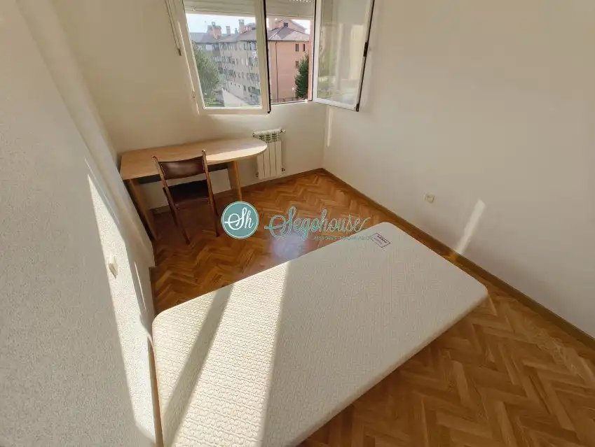 Schlafzimmer von Wohnung zur Miete in Segovia mit Heizung, Parkett und Terrasse