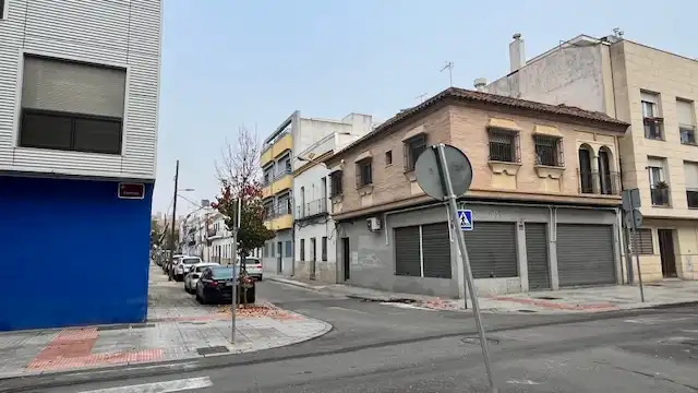 Außenansicht von Einfamilien-Reihenhaus zum Verkauf in Córdoba mit Balkon