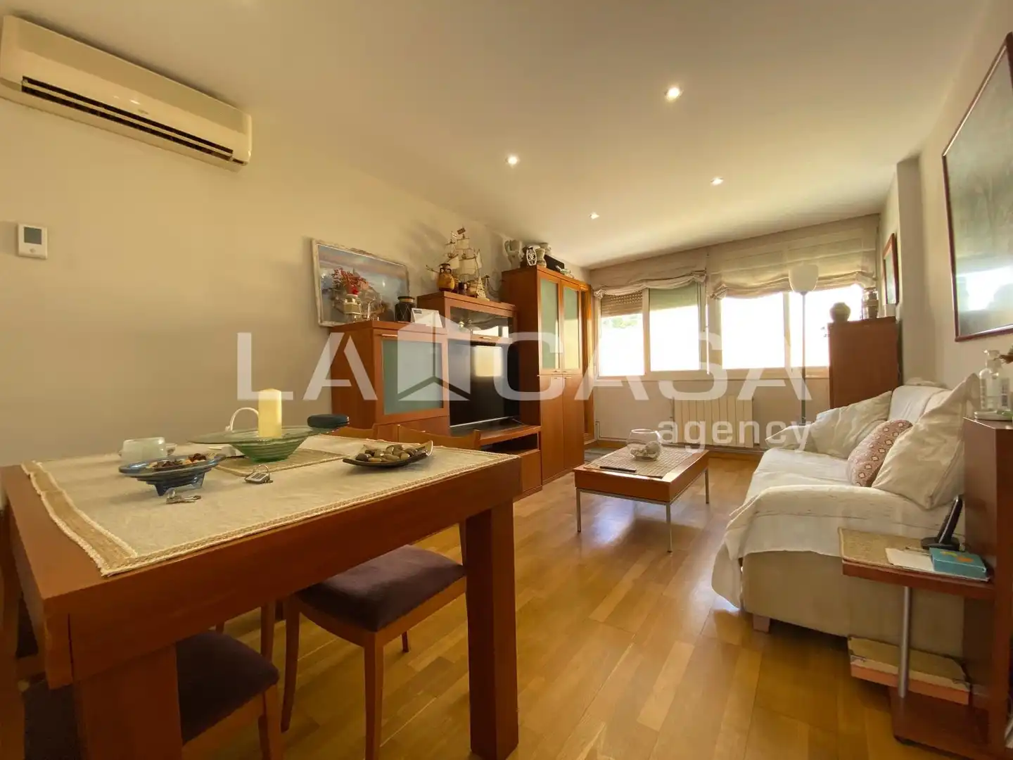 Sala de estar de Ático en venta en Santa Coloma de Gramenet con Calefacción y Terraza