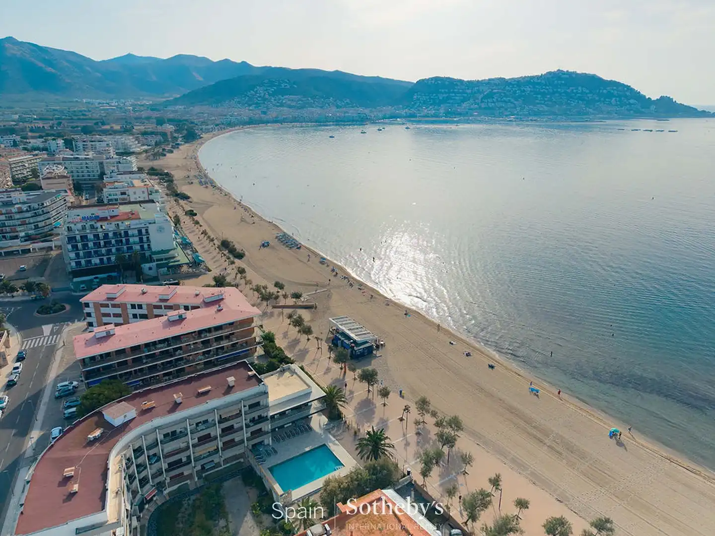 Edificio en venta en Roses