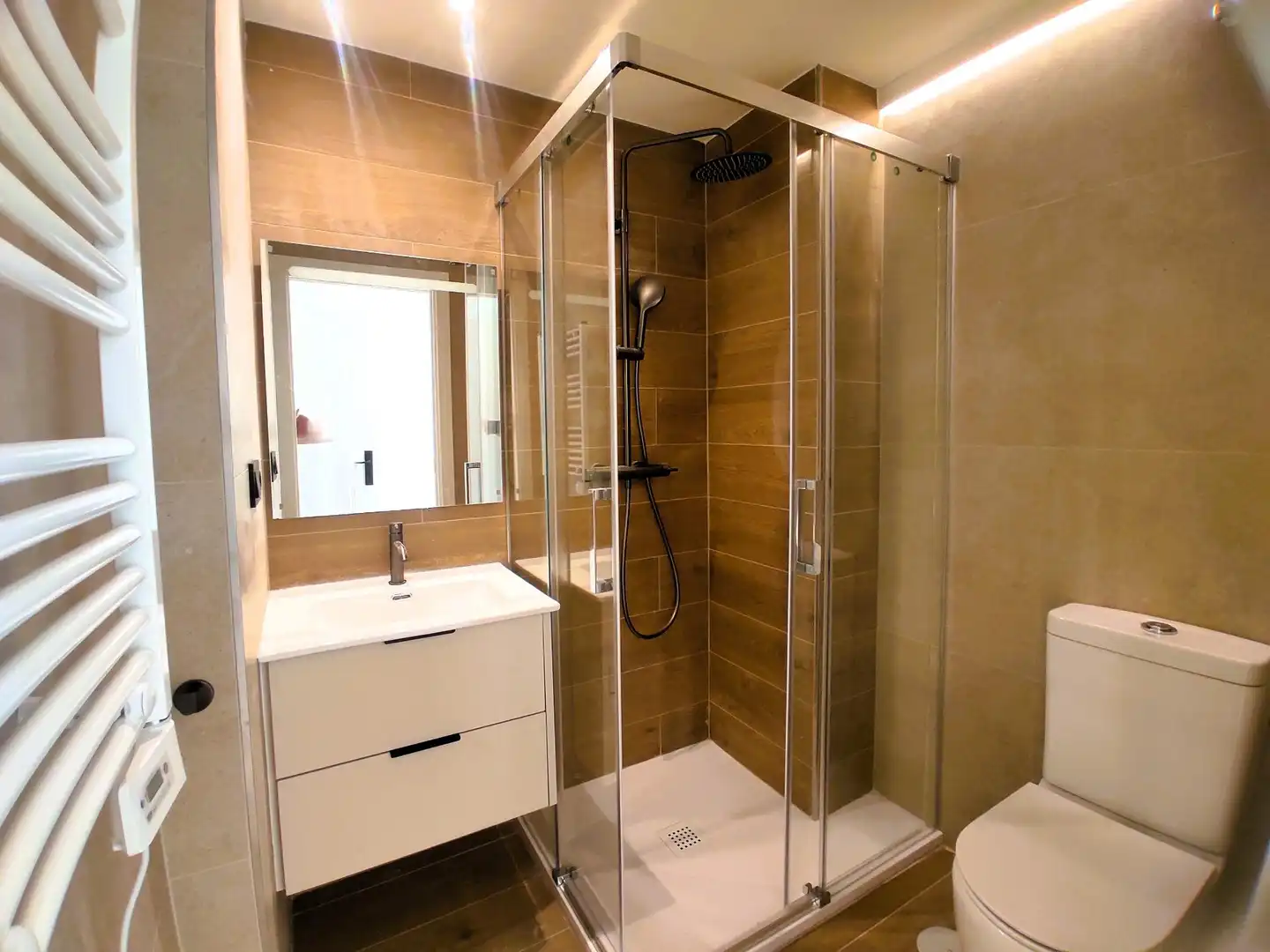 Baño de Apartamento de alquiler en Marbella con Terraza