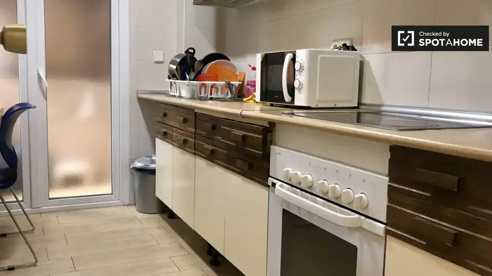 Kitchen of Flat for rent in Alcalá de Henares  with Air Conditioner, Heating and Furnished