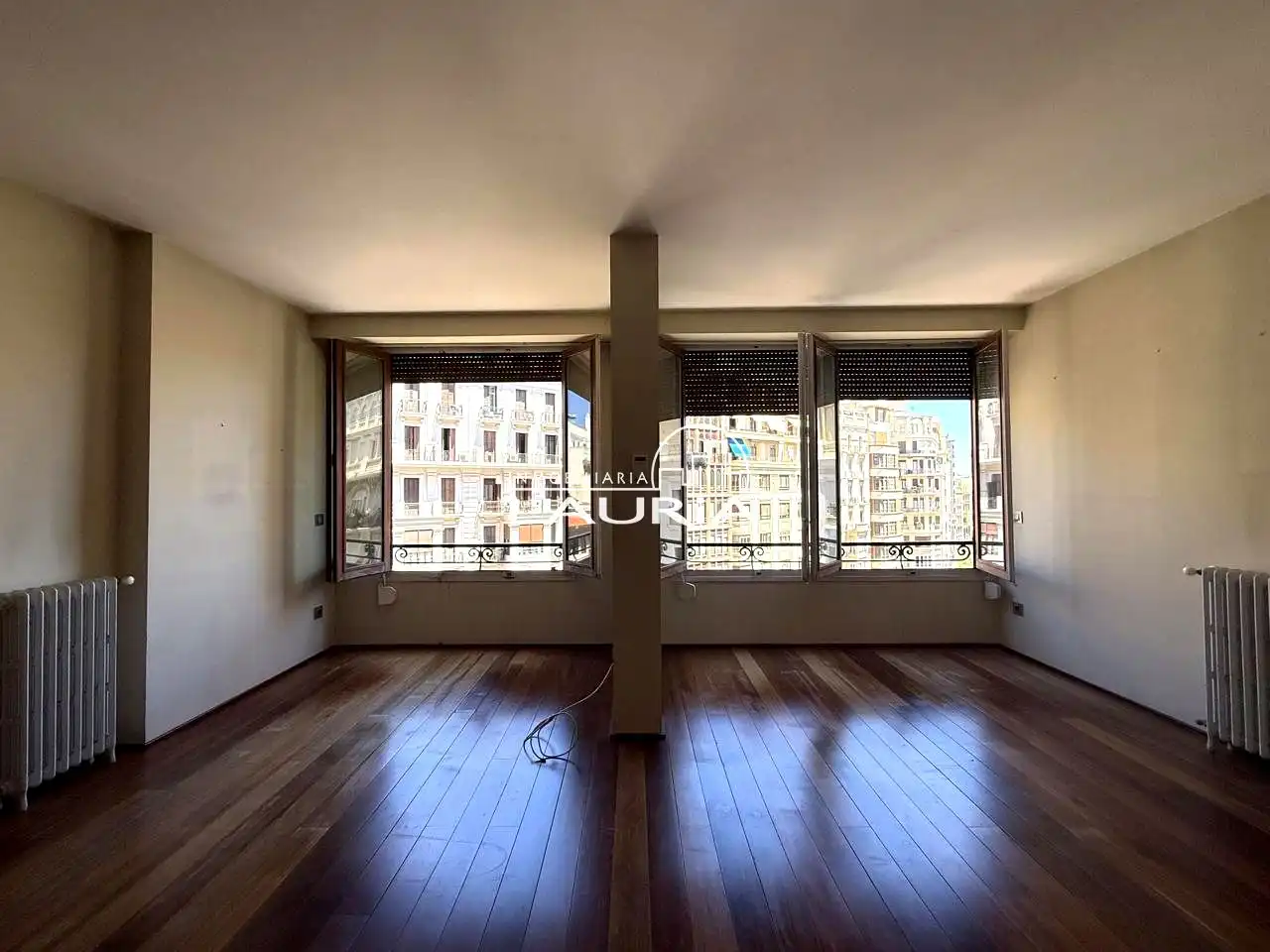 Wohnung zur Miete in calle de Sant Vicent Màrtir, El Mercat
