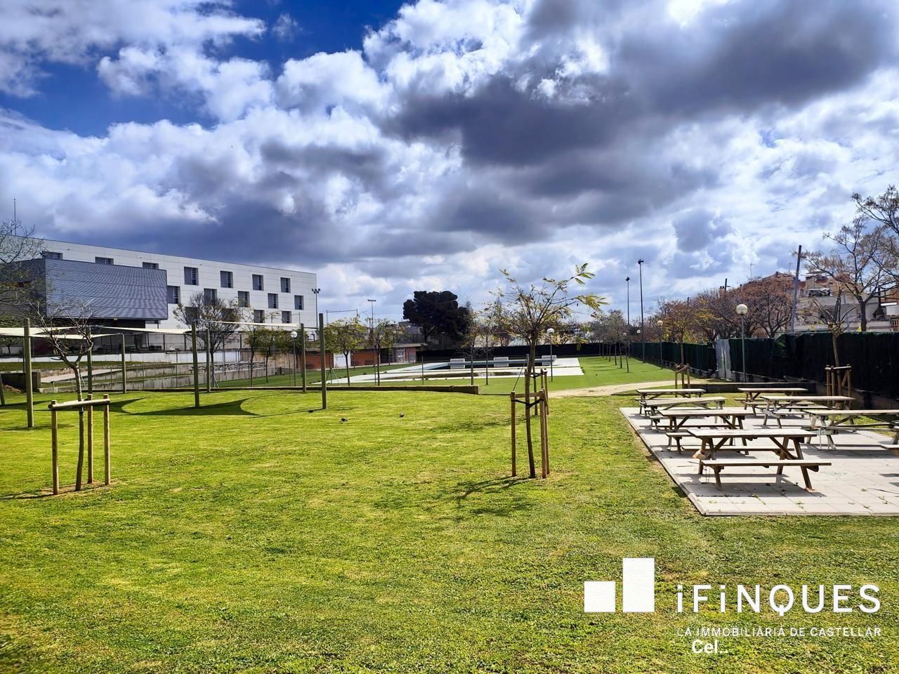 Exterior view of Single-family semi-detached for sale in Sabadell  with Air Conditioner, Heating and Private garden
