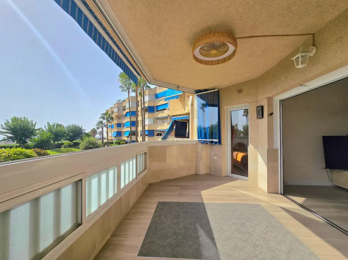 Terraza de Piso en venta en Torremolinos con Aire acondicionado, Calefacción y Jardín privado