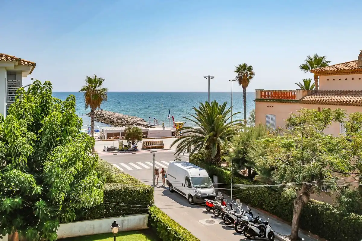 Vista exterior de Apartamento en venta en Sitges con Aire acondicionado