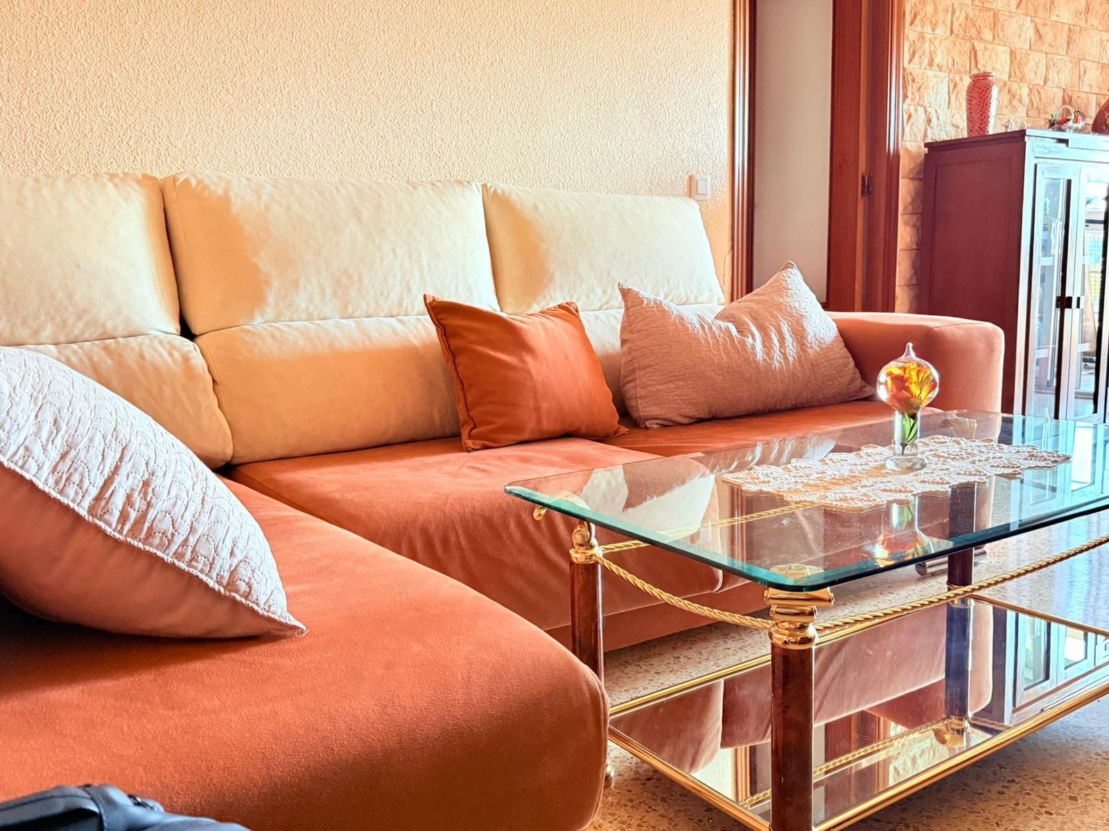 Sala d'estar de Apartament en venda en Montequinto amb Jardí privat i Piscina comunitària