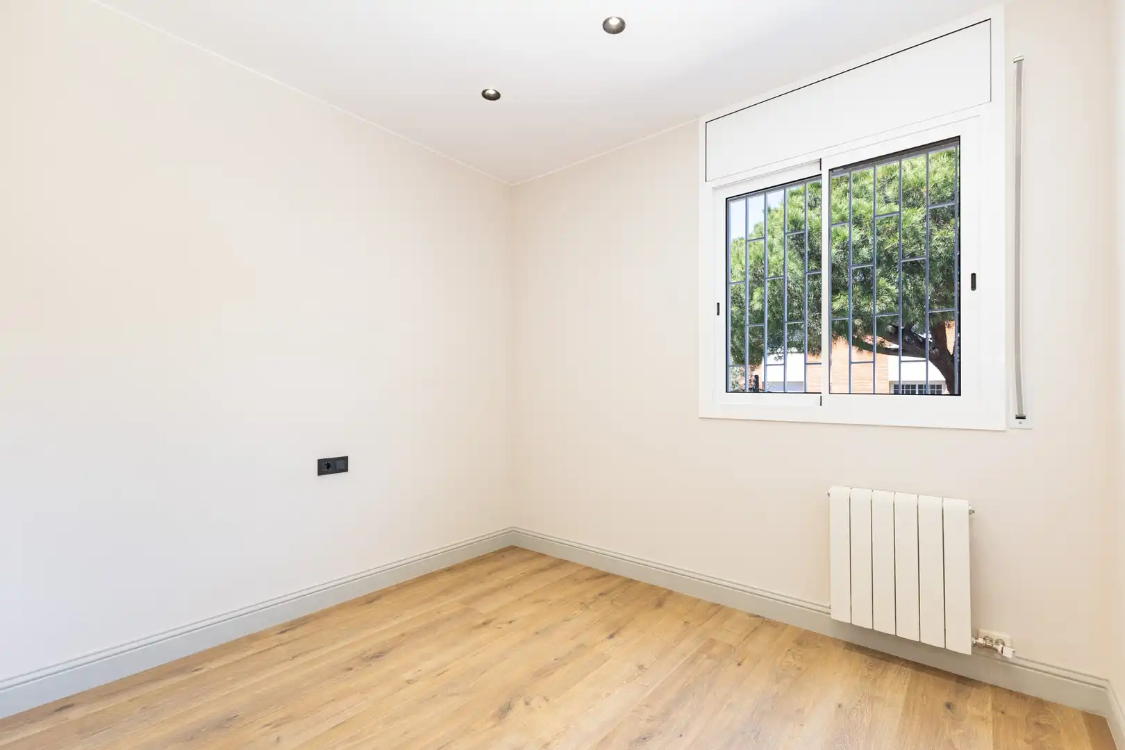 Bedroom of Flat for sale in Gavà  with Air Conditioner, Heating and Parquet flooring