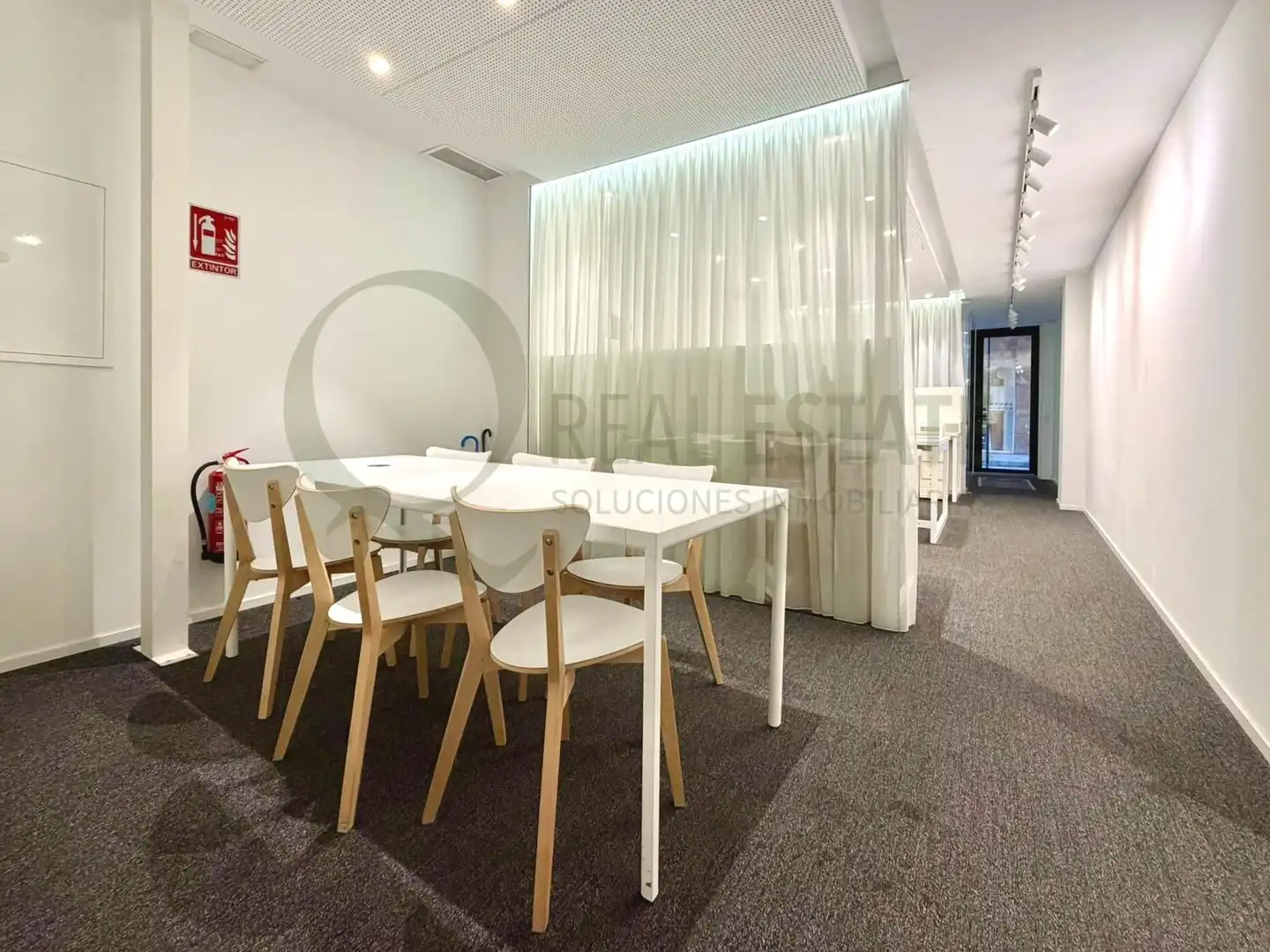 Local de alquiler en Alicante / Alacant con Aire acondicionado y Amueblado