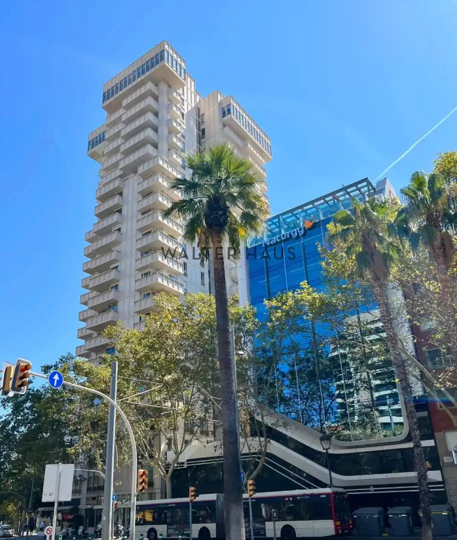 Außenansicht von Wohnung zur Miete in Barcelona mit Klimaanlage, Heizung und Möbliert