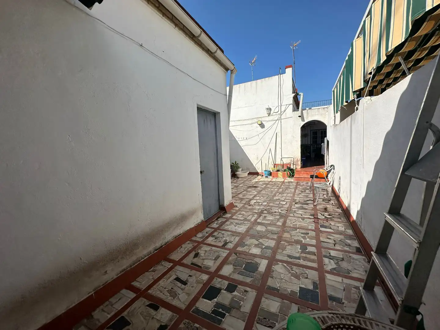 Vista exterior de Casa o chalet en venta en Bormujos con Trastero