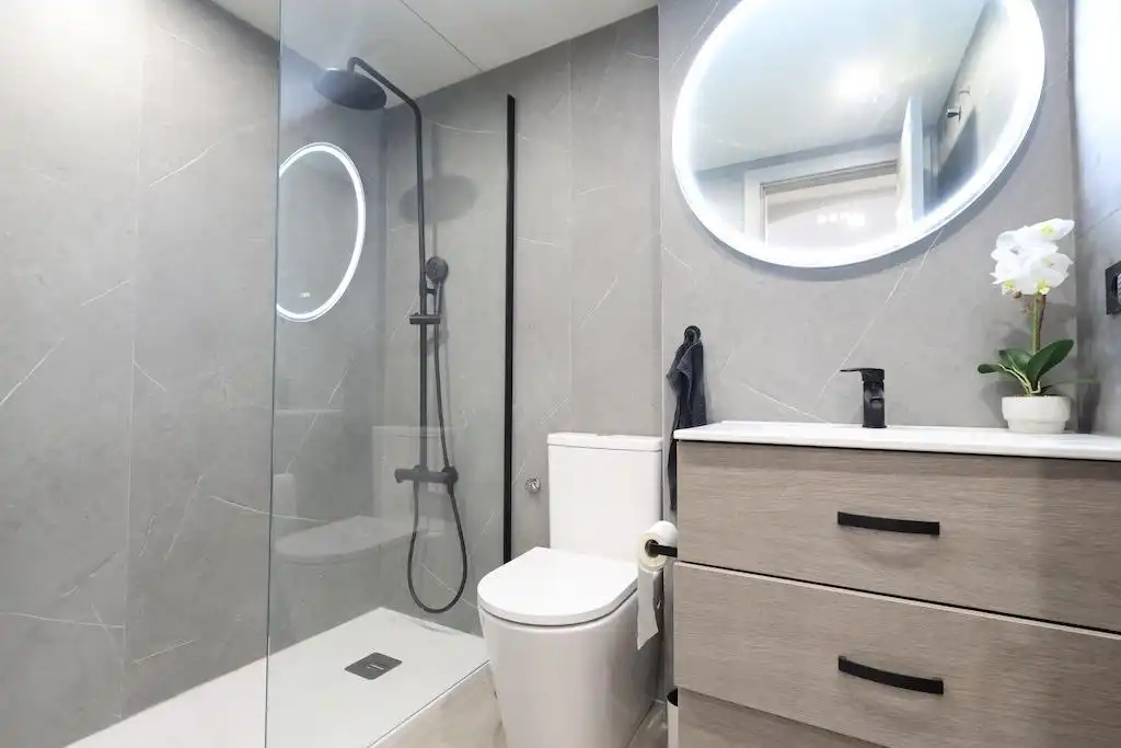 Baño de Apartamento en venta en Orihuela con Aire acondicionado, Jardín privado y Terraza