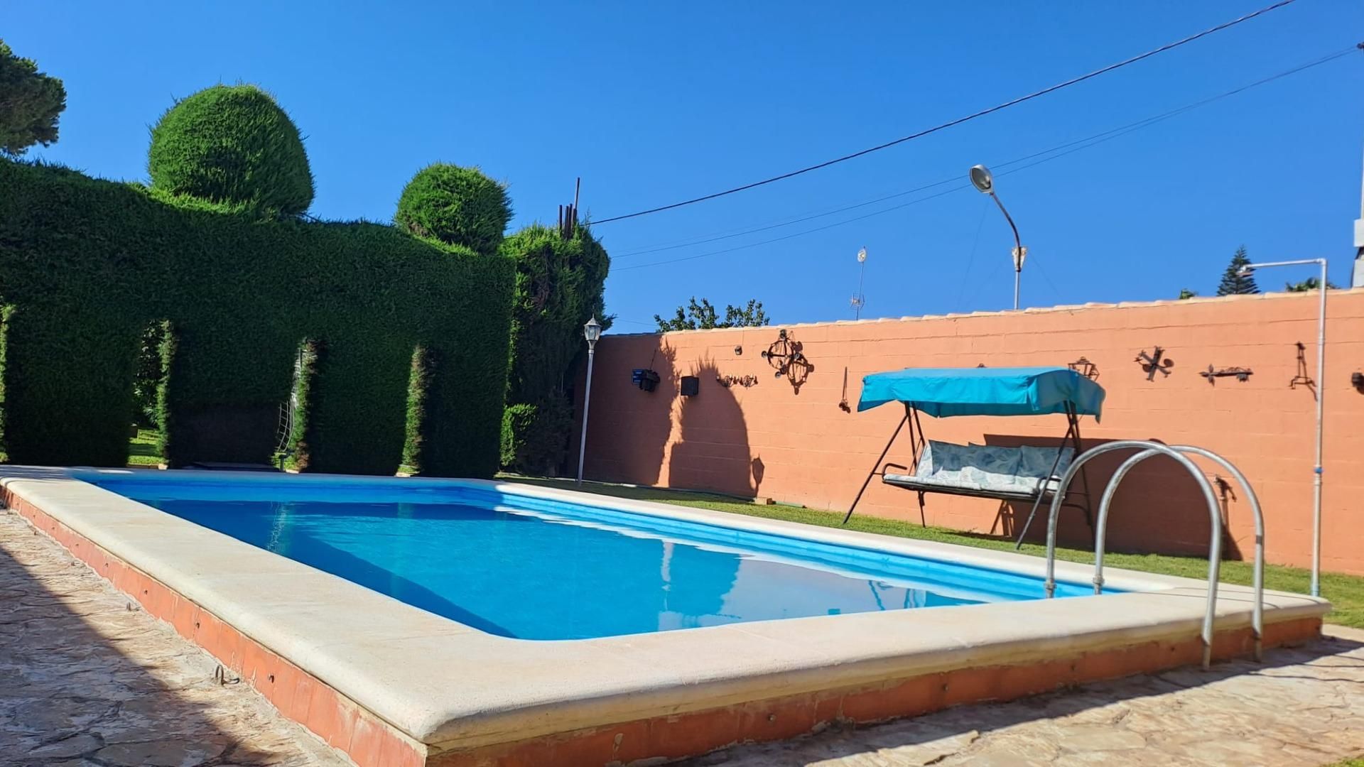 Piscina de Casa o xalet en venda en Chiclana de la Frontera amb Aire condicionat, Jardí privat i Piscina