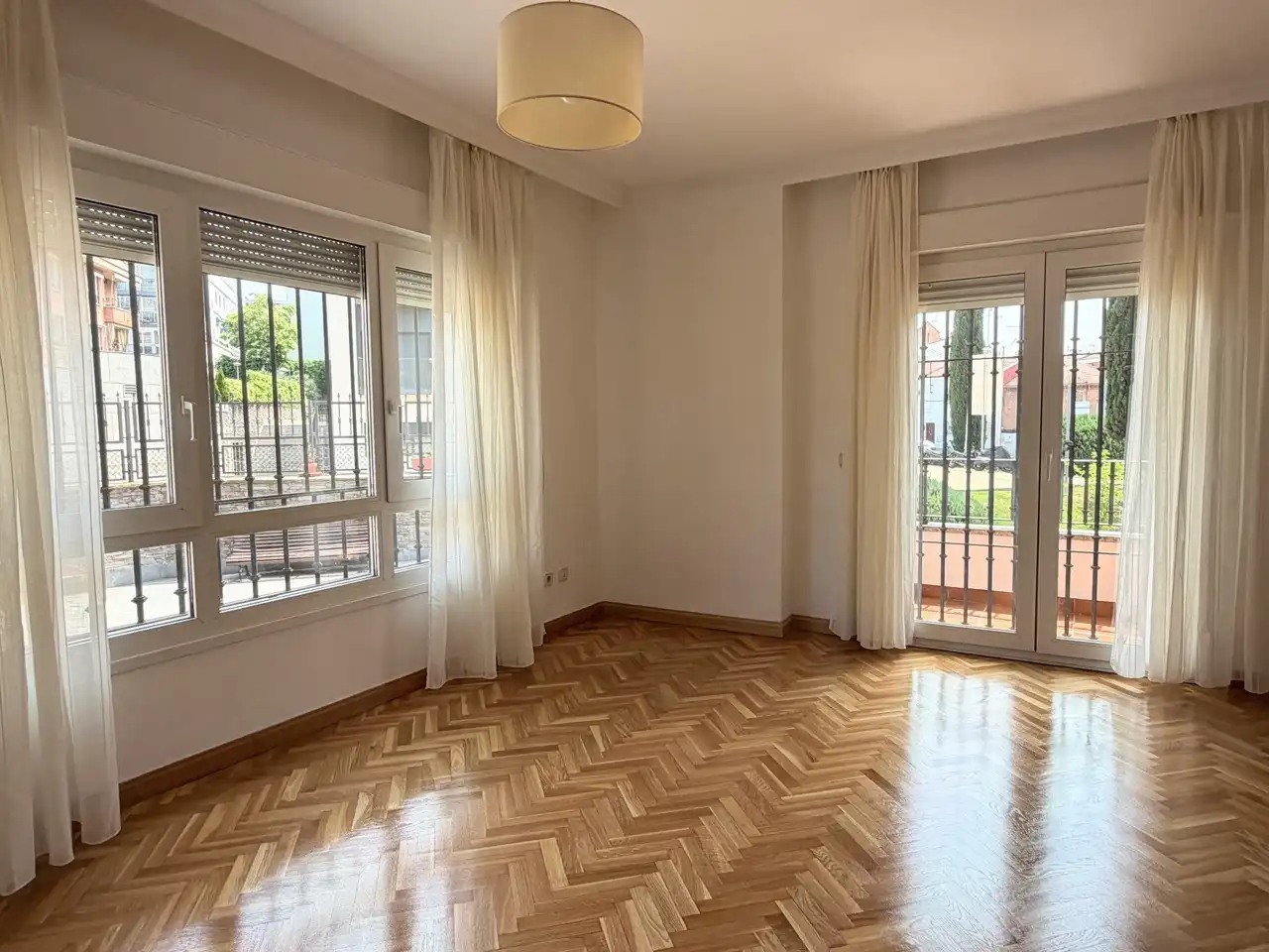 Wohnzimmer von Wohnung zur Miete in Pozuelo de Alarcón mit Klimaanlage, Heizung und Parkett
