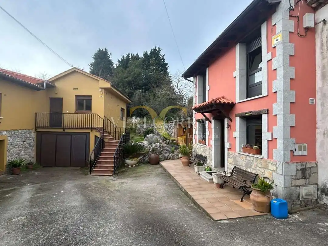 House with terrace for sale in Picones