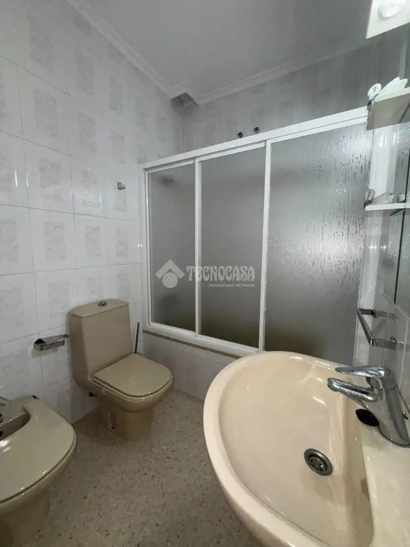 Badezimmer von Wohnung zum Verkauf in Sevilla